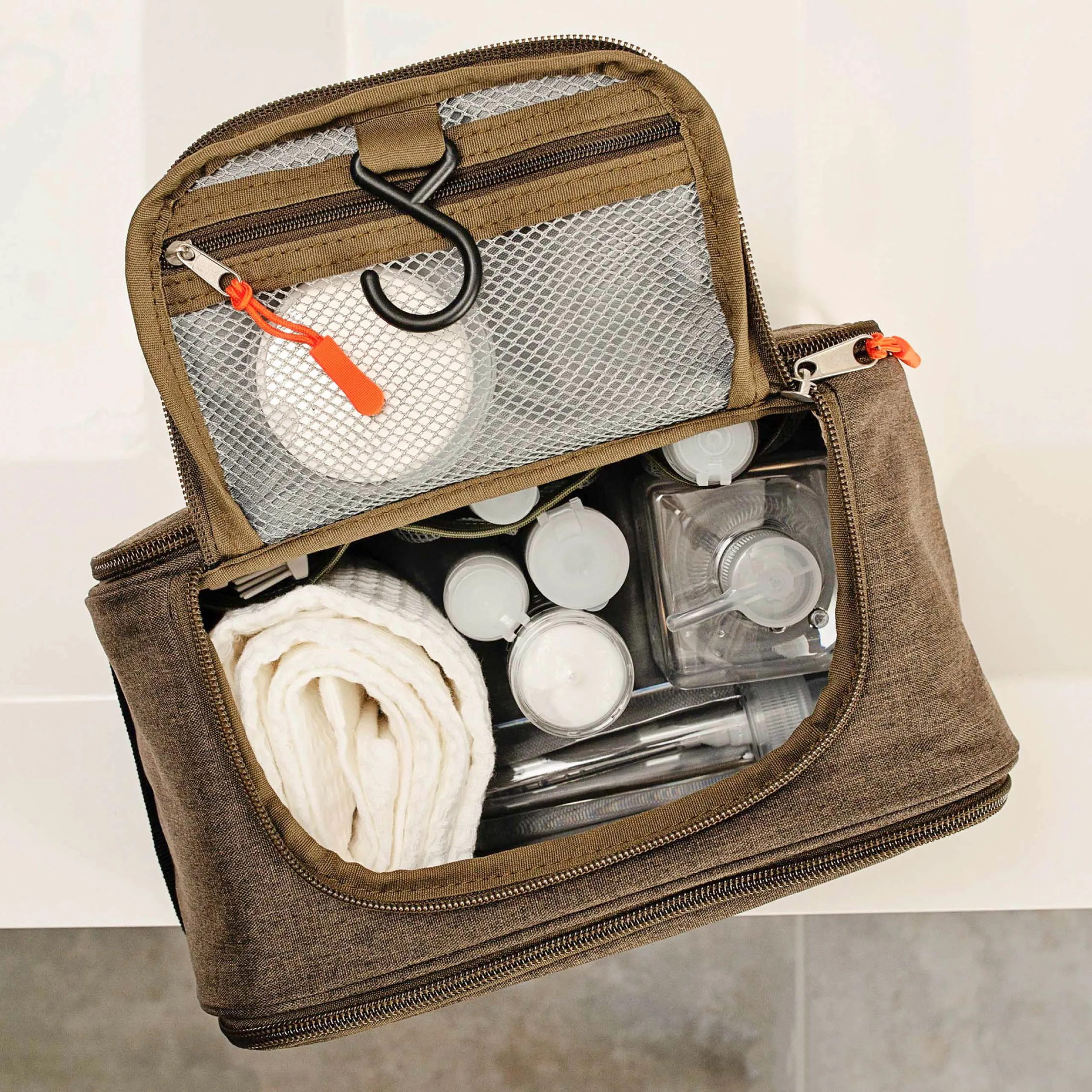 Gosforth Hanging Travel Toiletry Bag